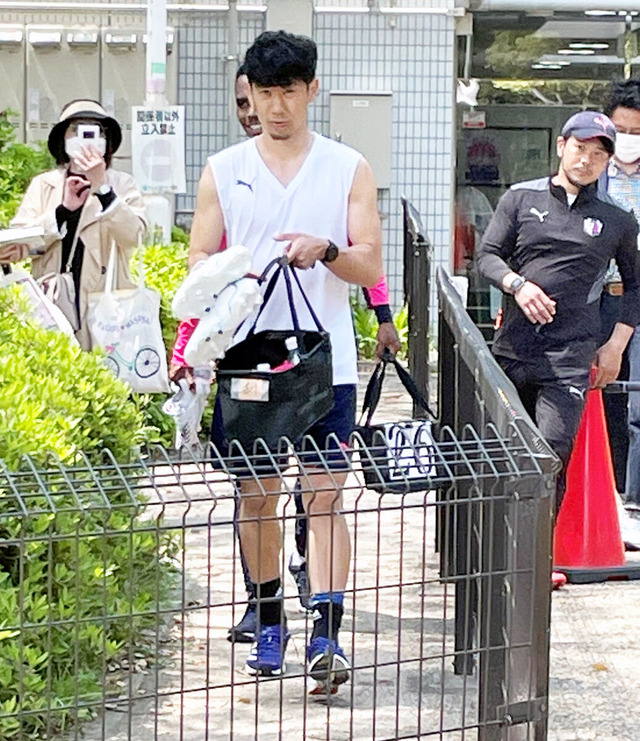 ◆悲報◆香川真司、古巣C大阪の練習に参加一般公開も当初誰も気づかず😱