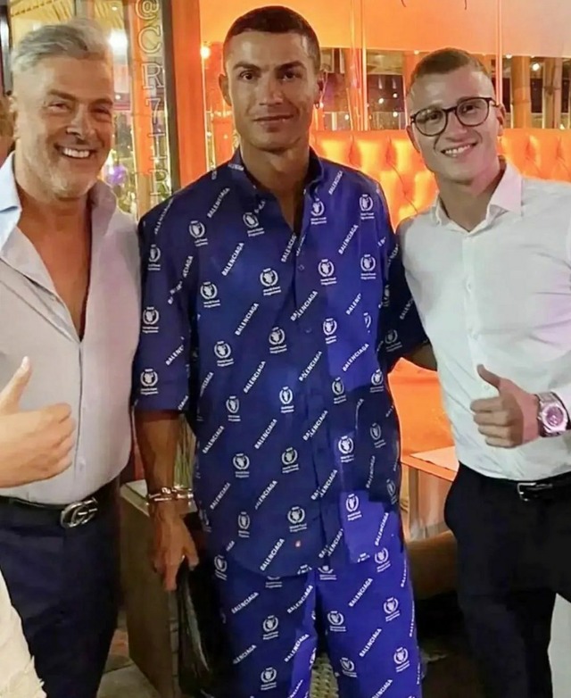 ◆画像◆クリロナさん、ホテルの部屋着で外出か？とおもったらバレンシアガで草