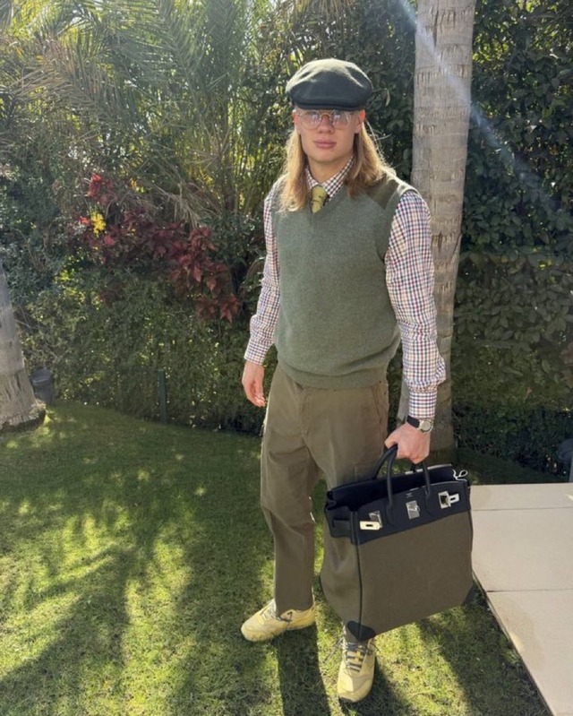 ◆画像◆世界が恐怖するストライカーに見えない？「社会科の先生みたい・ハリーポッターみたい」ハーランドの私服が話題に