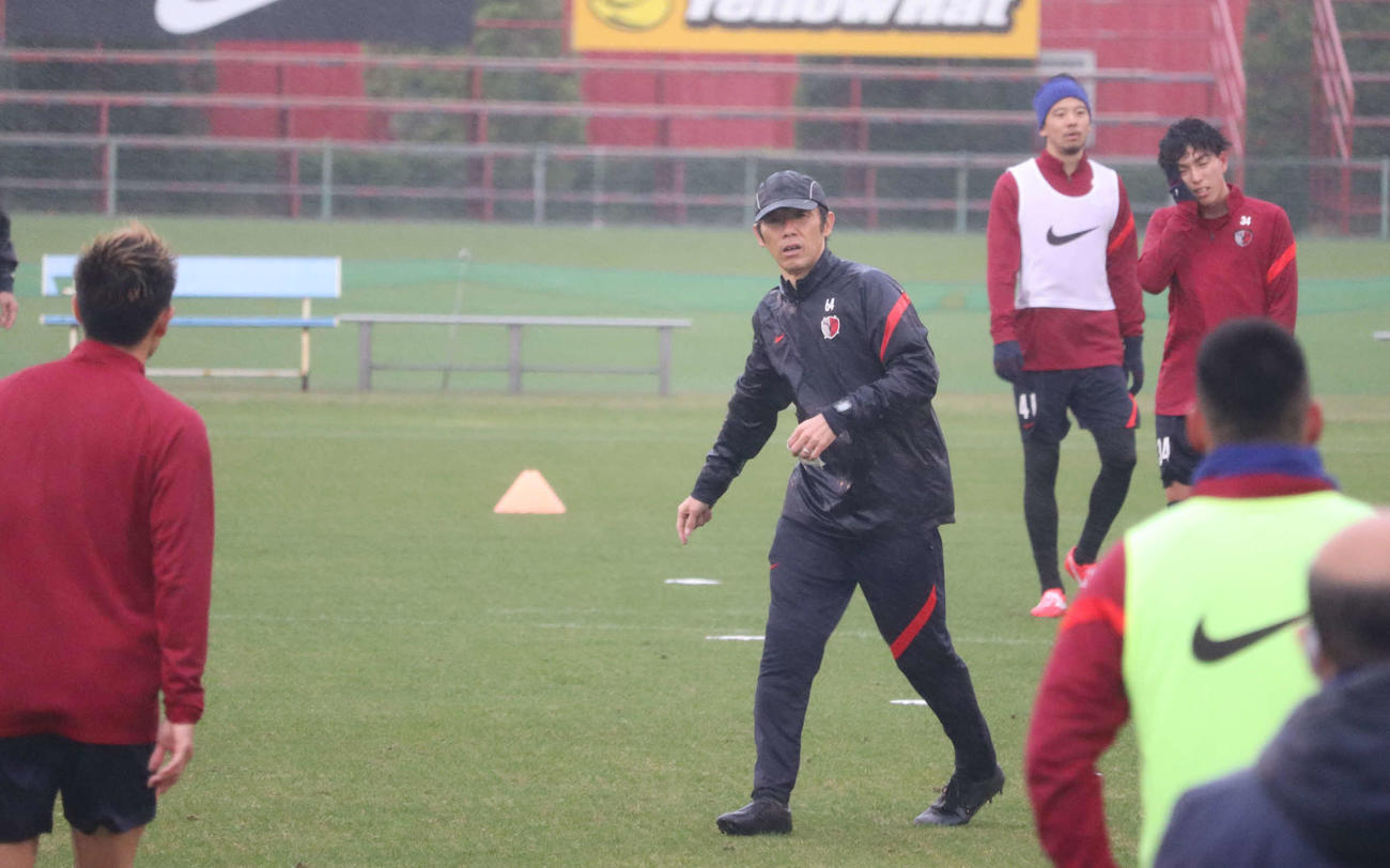 画像 鹿島アントラーズの練習にロティーナが紛れ込んだ疑惑 W サッカーまとめアンテナ サッカーラボアンテナ 画像 鹿島アントラーズの練習にロティーナが紛れ込んだ疑惑 W サッカーまとめアンテナ サッカーラボアンテナ