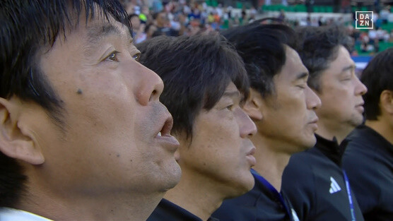 ◆悲報◆日本代表監督森保一氏、国歌斉唱でまた泣いてしまう😭