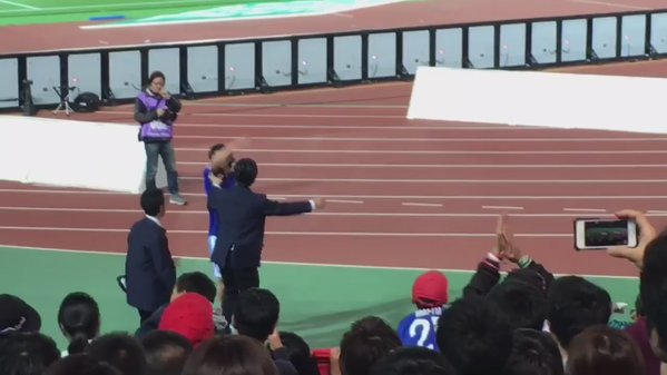 ◆悲報◆横浜ＦマリノスＭＦ中村俊さん、サポになんか言われてガチギレ！