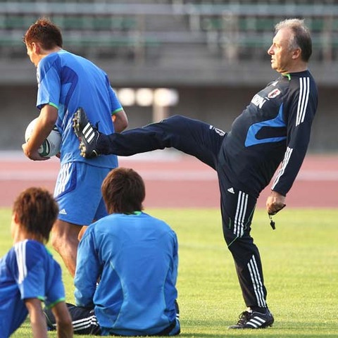 ◆ｲﾝﾀﾋﾞｭｰ◆ザッケローニ元代表監督、ロッカールームで吉田麻也を怒鳴りつけた過去を明かす！