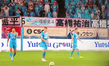 ◆Gif小ネタ◆２Gでキレッキレのトーレス師匠、主審の笛なる前にKickOffシュート決めも当然ノーゴールでワロタｗ