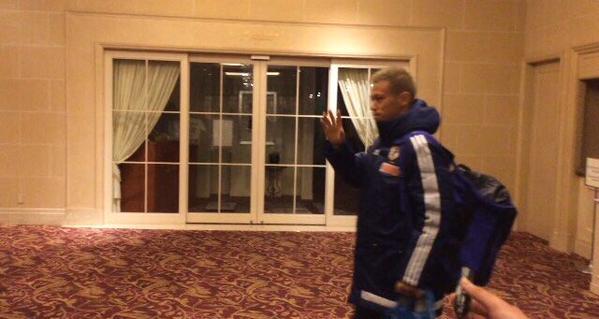 ◆動画代表◆代表合宿「本田さーん」の呼びかけに右手を上げて答える本田圭佑