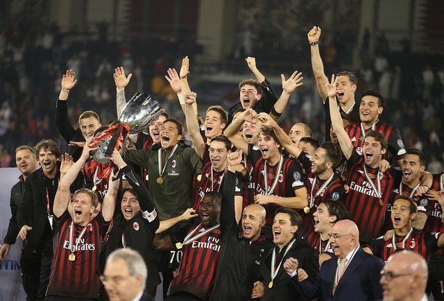 ◆小ネタ◆ミラン移籍後初タイトルだから？出番なかったのに表彰式後本田さんがノリノリでワロタｗｗｗ