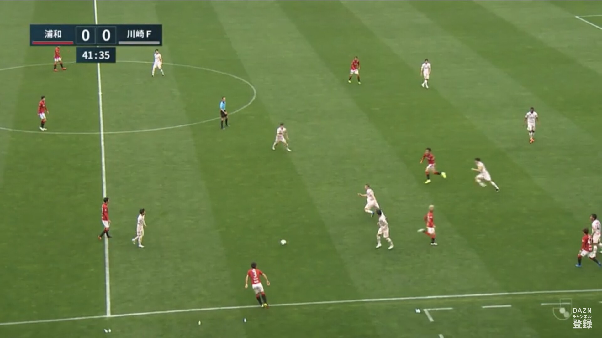 悲報 浦和df宇賀神さん スローインで失点のきっかけを作ってしまってフルボッコ状態 W サッカーまとめアンテナ サッカーラボアンテナ