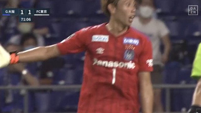 ◆悲報◆脚×瓦斯の副審、GK東口に「さっきからあなた見てない！見えてないやん！」と抗議されてしまう(´・ω・`)