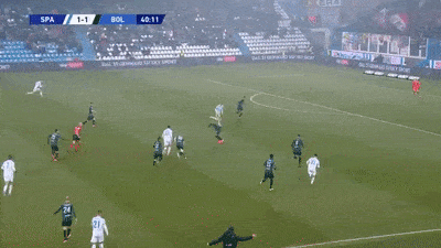 ◆Gif小ネタ◆ボローニャでは中央の15ｍをGKと冨安二人で守ってたからベンホワのカバーとか余裕