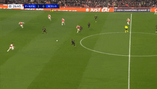 ◆Gif小ネタ◆アーセナルDF冨安健洋のワンタッチパスと某アジア最高額DFのワンタッチパスを比べた結果😭