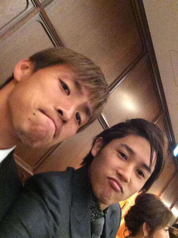 ◆画像小ネタ◆乾貴士、細貝結婚式から内田と二人で軽めの変顔うｐ