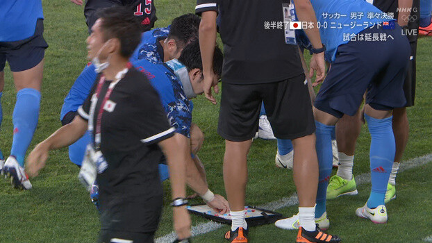 悲報 Nzl戦延長の戦術修正 遠藤航がホワイトボードで担当 W 2chフットボールまとめアンテナ 悲報 Nzl戦延長の戦術修正 遠藤航がホワイトボードで担当 W 2chフットボールまとめアンテナ