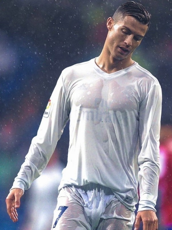 ◆画像◆雨のベルナベウ、過去最高にセクシーだったクリロナさんがこちら