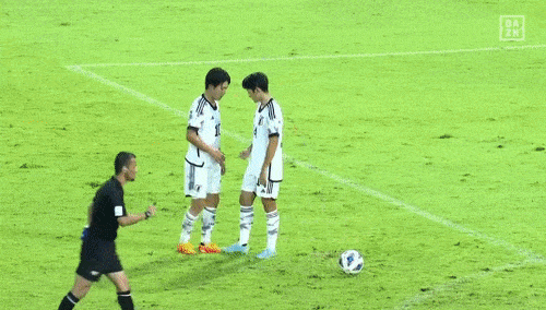 ◆U17亜杯◆イラン戦3点目のフリーキック、こそっとじゃんけんでキッカー決めてて草