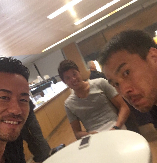 ◆画像◆岡崎慎司、吉田麻也、酒井ゴ・・・おフランスのパリで集合！・・・これから帰国か