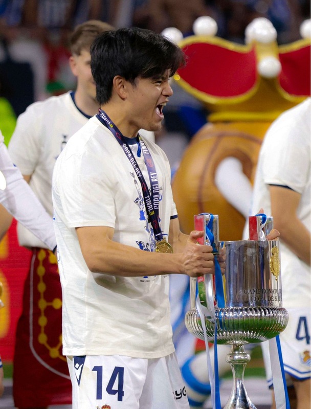 ◆スペイン◆4回目の優勝レアル・ソシエダの地元がドンビキするくらい盛り上がってて🍀