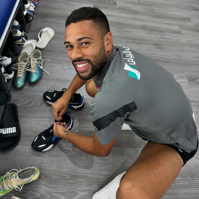 ◆悲報◆アル・ヒラルのブラジル代表DFロディさん、ネイマールにイタズラした報復に車のタイヤ全部お釈迦にされてしまう😭