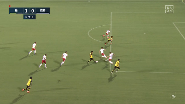 ◆悲報◆Jリーグの副審さん、今日もオフサイド見逃しゴール2つ…VARに慣らされた結果