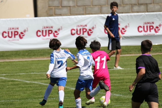 ◆コラム◆「日本サッカーの非常識」1日も休まない日本より、2カ月休むスペインのほうがなぜ強いのか