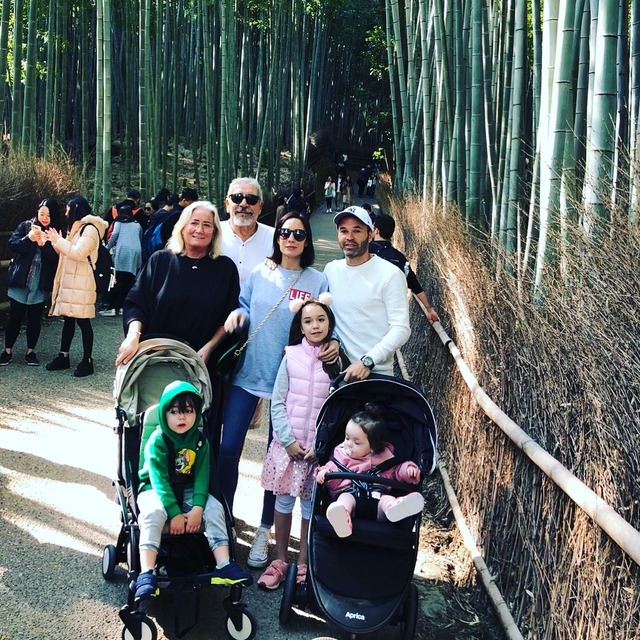 ◆画像◆イニエスタ一家、今度は京都・嵐山の竹林に参上！２週間ほどで関西の有名スポットを軒並み制覇