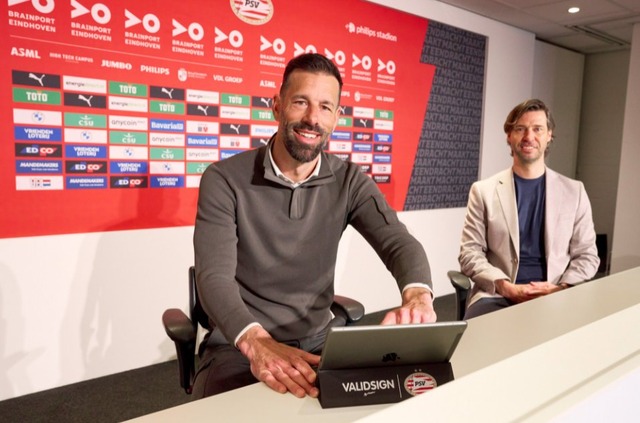 ◆オランダ◆堂安律所属のPSV、今夏からファン・ニステルローイの就任が決定！