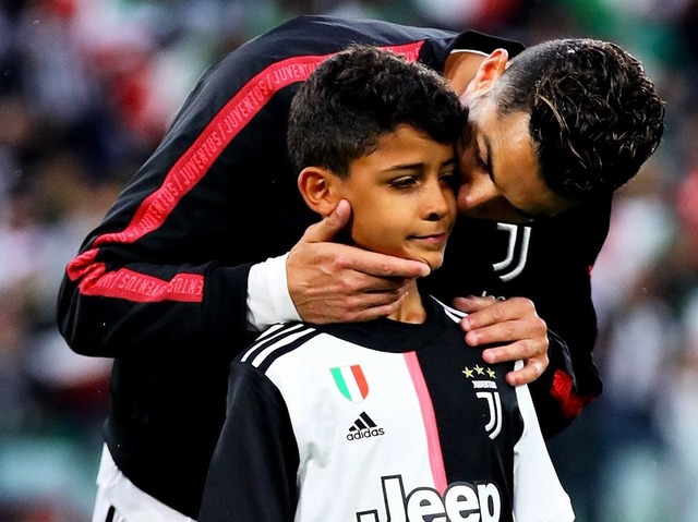 ◆C・ロナウドが息子に伝えたい大切なこと「すべて空から降ってくると思ってしまっている」