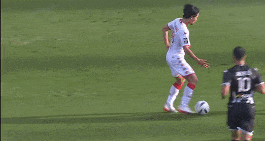 ◆Gif小ネタ◆南野タキのバンザイアタックにサッカーの根源的楽しさが詰まっていると話題に！