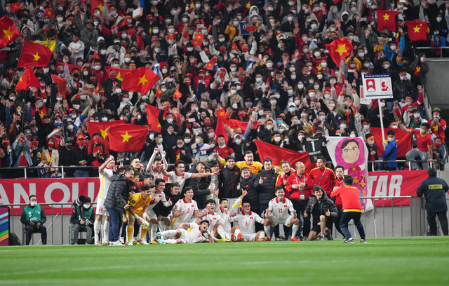 ◆画像◆ベトナム代表さん、日本相手に最終予選史上初の勝ち点あげて最終回の湘北みたいになってしまう😱