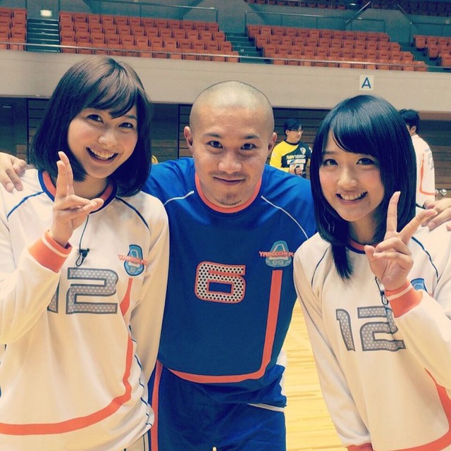 ◆画像小ネタ◆やべっちＦＣフットサル収録時、安田理大（神戸）が両手に女子アナだった瞬間