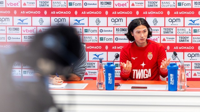 ◆画像◆リーグ・アン6節前日会見の南野タキ、更にサザエさん化！