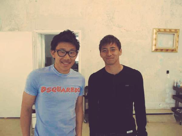 ◆画像小ネタ◆丸岡満、乾貴士と散髪に行く