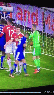 ◆珍プレー◆デ・ヘアの周りをクルクル回るキャリックとマフレズが仲良しすぎると話題に！