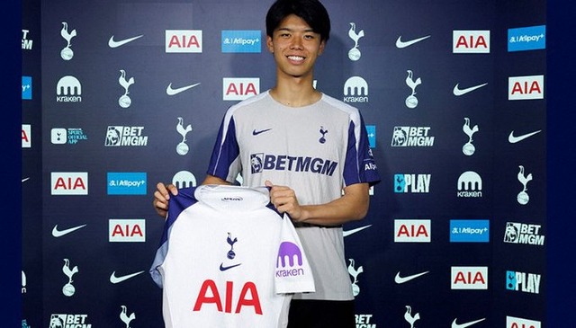 ◆プレミア◆スパーズDF高井幸大　大腿四頭筋負傷　指揮官が明かすも「もうすぐ練習復帰予定」