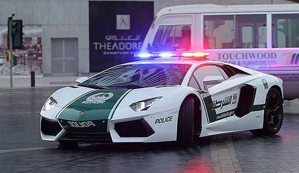 悲報 テスラ のパトカー 電池切れで容疑者追跡を断念 くるちゃんねる