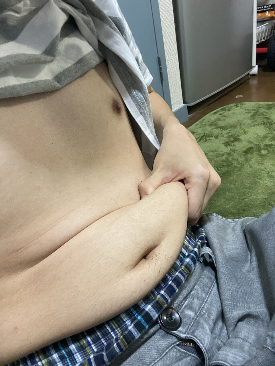 体重は痩せてるのに腹の肉がすごすぎて引いてるんだけどマジでどうしたら改善できるのか助けてくれ くるちゃんねる