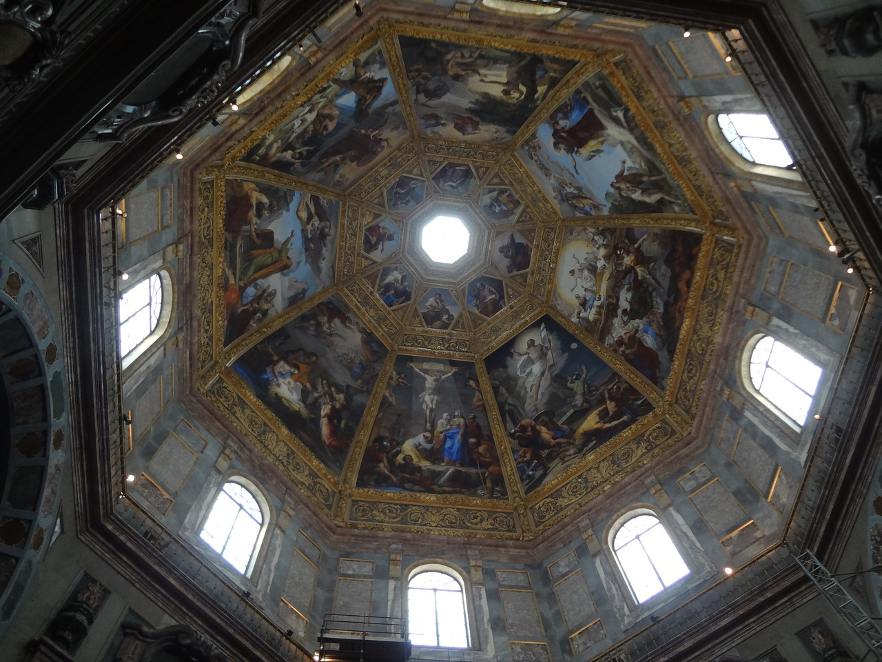 歩く歩く ローマ フィレンツェ 7 メディチ家礼拝堂 サン マルコ美術館みたび 葉っぱのうらがわ