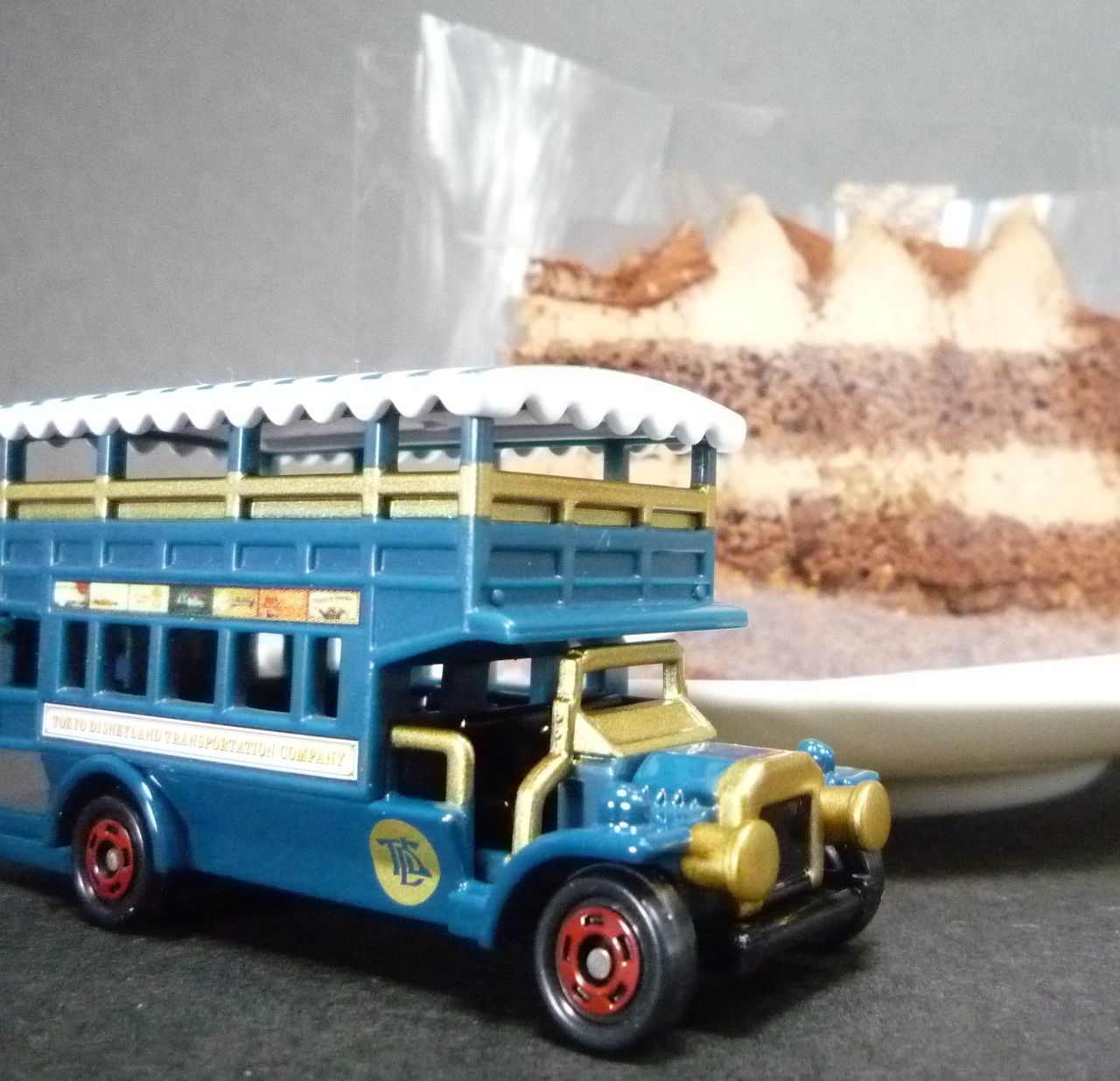 トミカ ケーキ オムニバス 東京ディズニーランド クーネル