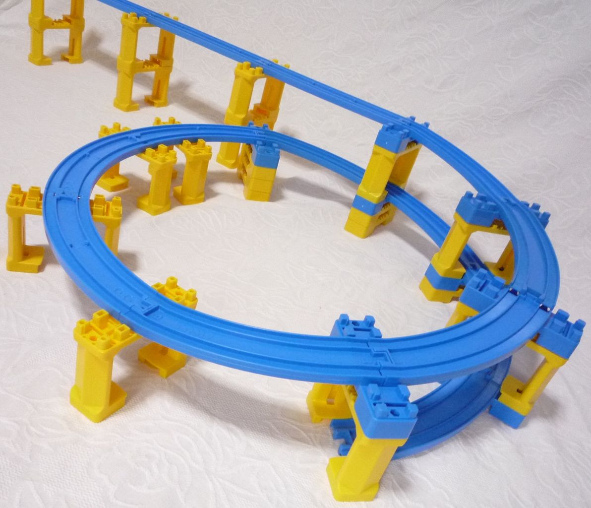 プラレール トーマス&バッシュの丸太つみおろしセット プラレール トーマス&バッシュの丸太つみおろしセット - メルカリ