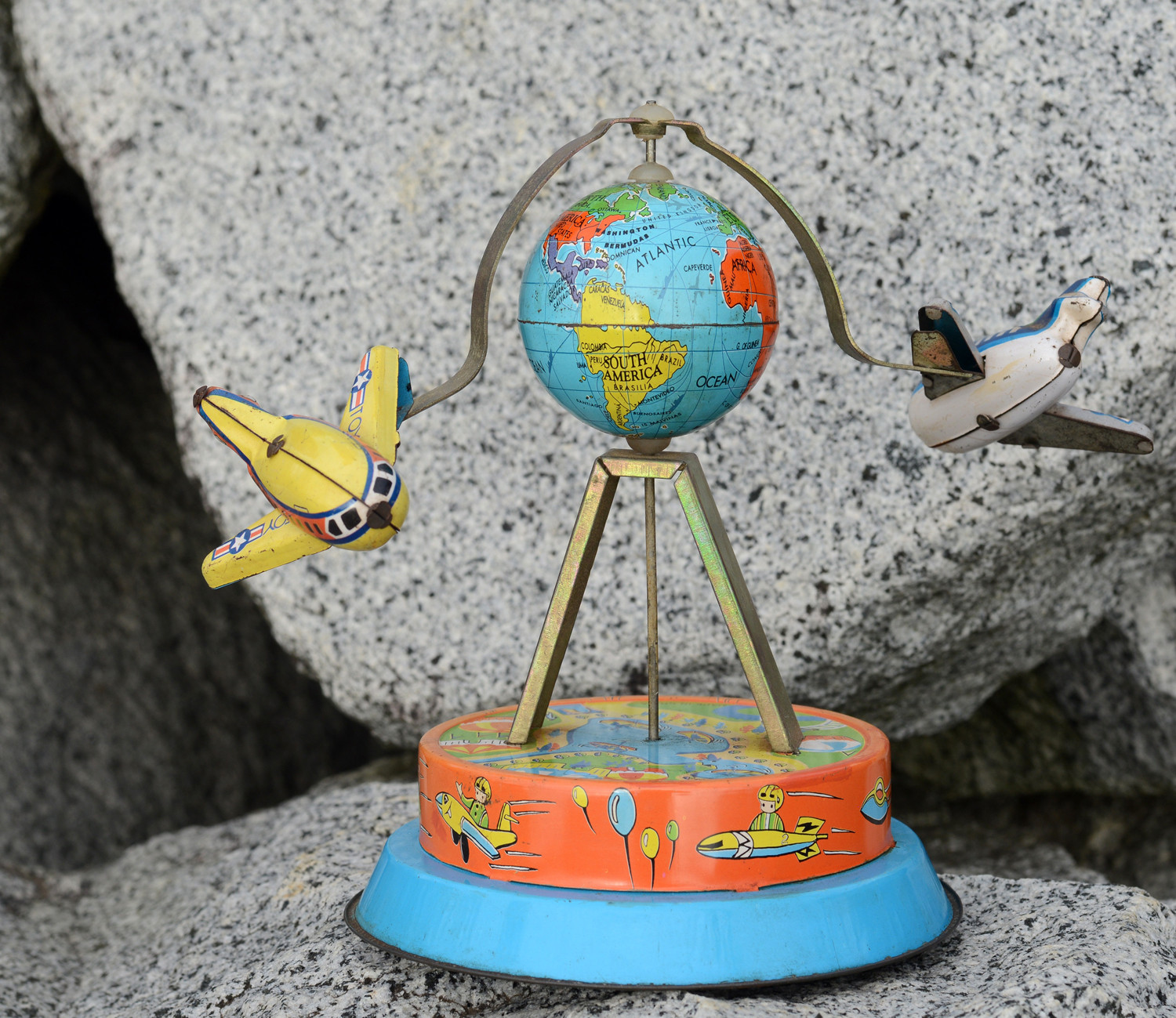 ブリキの地球儀と観覧車 : クーネル