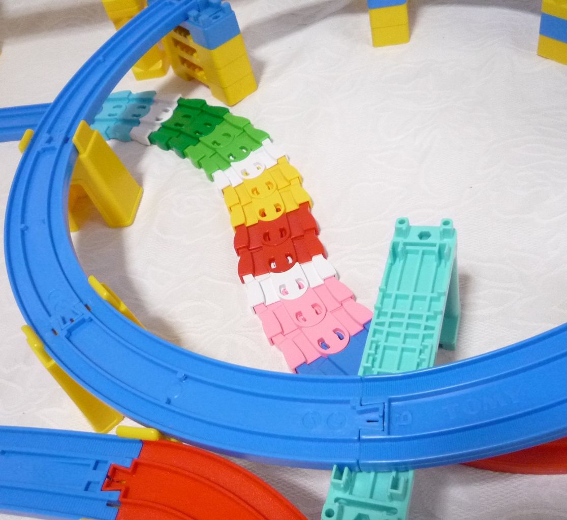 プラレール いっぱい遊ぼう! トーマス&バッシュの丸太つみおろしセット