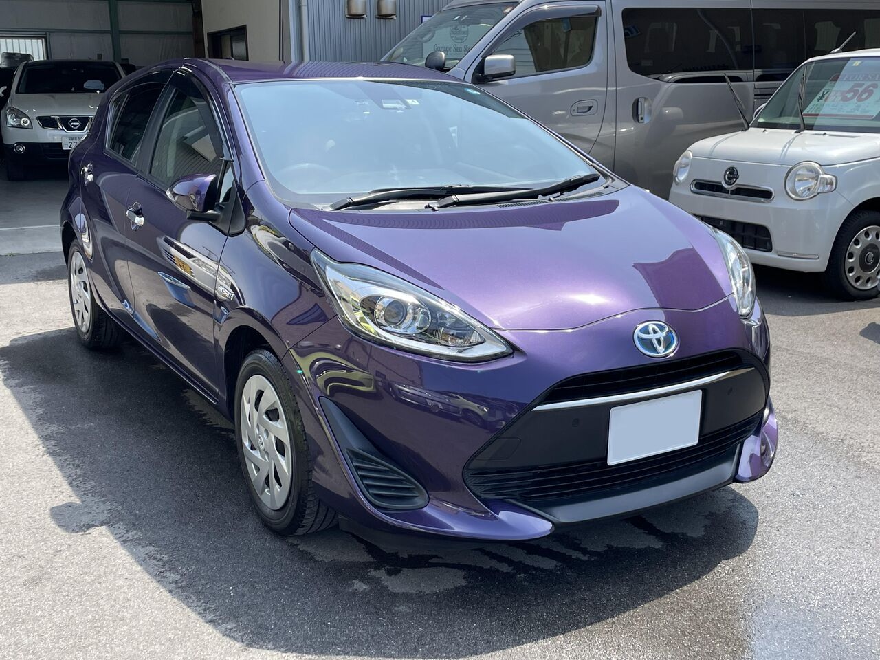 車の鏡面磨き ガラスコーティング施工 トヨタ アクア Nhp10 ジュエリーパープルマイカメタリック 栃木県宇都宮市 鹿沼市ガレージ シースワロー Garage Sea Swallow ガレージ シースワロー 栃木県の中古車販売店