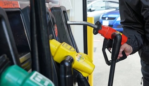 【速報】政府、また『ガソリン補助金』を延長を実施ｗｗｗｗｗｗ