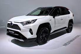 トヨタRAV4が交差点で目の前を左折したけどウインカー見えなかったぞwwww