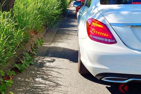 【悲報】自転車乗りの77%「左折するとき左に寄せてくる車が迷惑やめてほしいです！」←これ