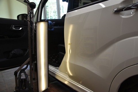 なんで軽自動車ってペラペラボディなんだ？