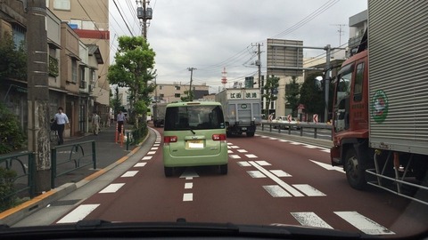 【悲報】ウィンカー出さないで車線変更して目の前来るやつｗｗｗｗｗｗ
