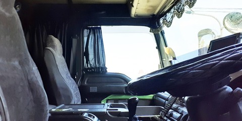 【画像】トラック運転手さん、車内で寝てただけでブチギレられるｗｗｗｗｗ
