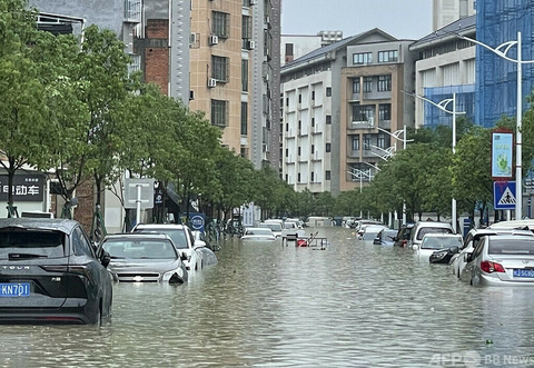 【悲報】 中国の豪雨でEV車が次々水没した結果wwwwwww