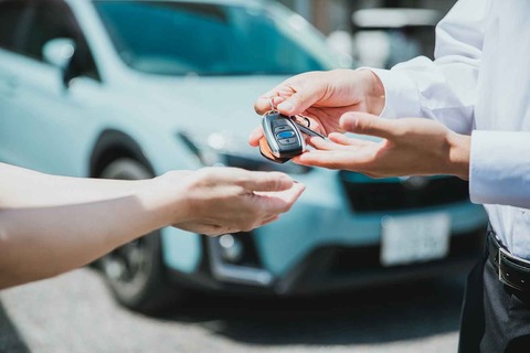 【悲報】『高いです、納車まで半年かかります』の新車を買う理由ｗｗｗｗｗｗｗ