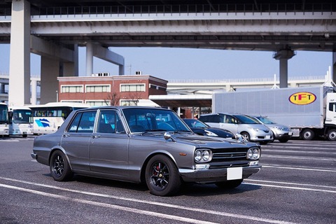 『スポーツカー』ですらないただ古いだけの車に乗ってるやつの正体ｗｗｗｗｗｗ